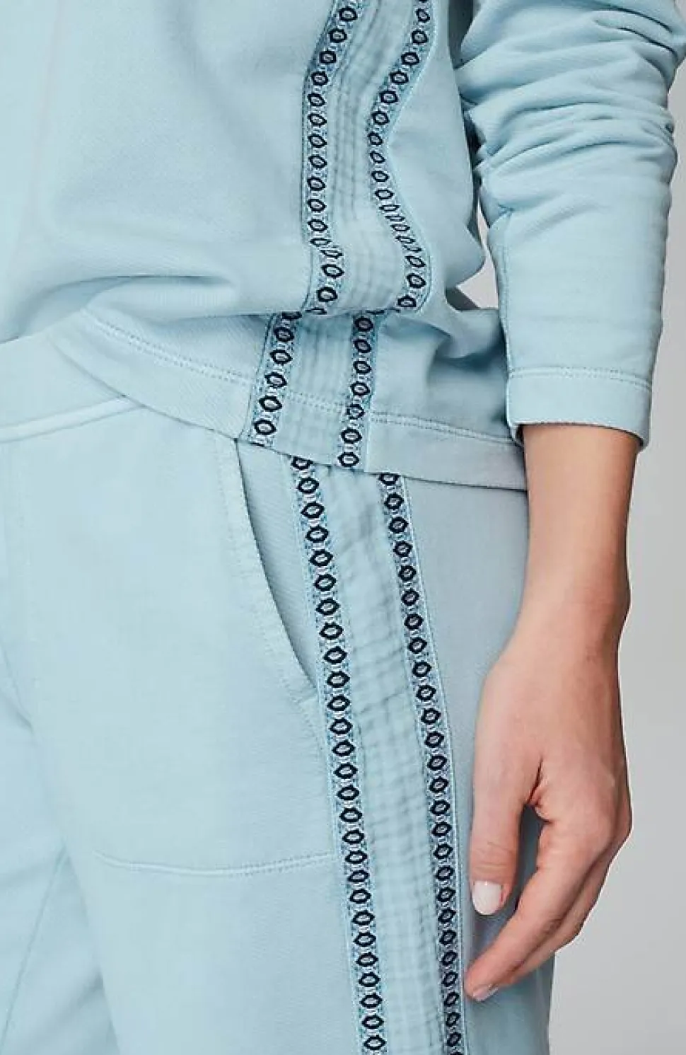 Fit French Terry Embroidered Crops | Jjill